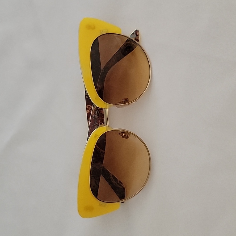 Dolce and Gabbana dg4277 yellow cateye glasses great used condition!